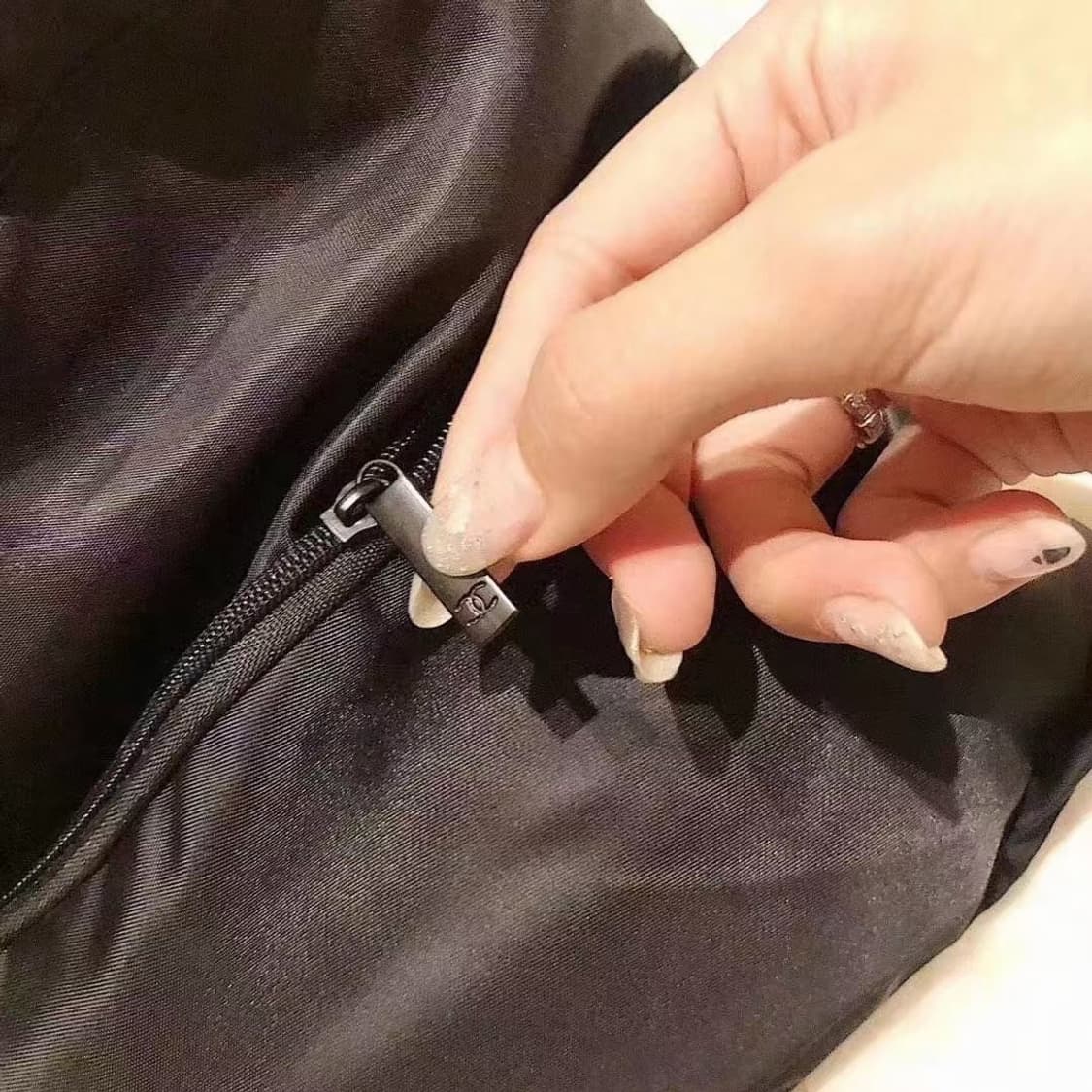 샤넬뷰티 복조리형 파우치 스트링 파우치 블랙 상품이미지10