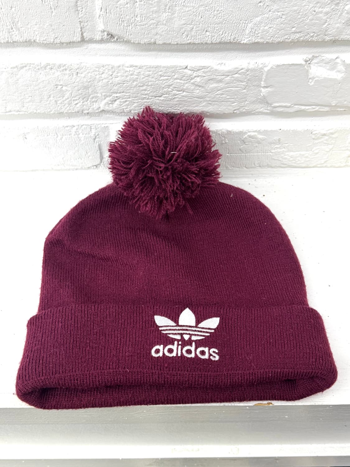 아디다스 버건디 비니 상품이미지1