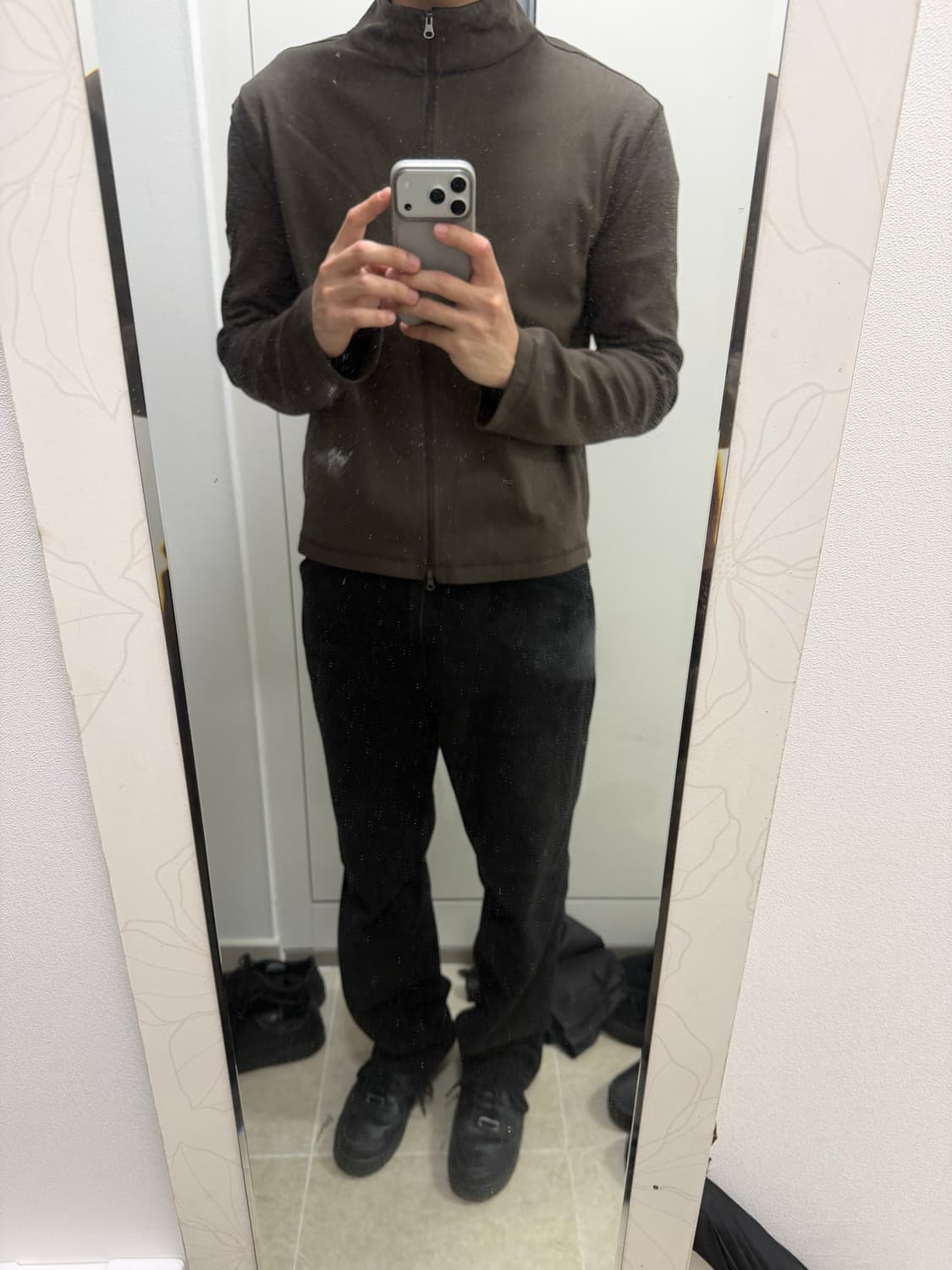 아모멘토 26ss Pocket Zip Up Jumper, Brown 상품이미지1