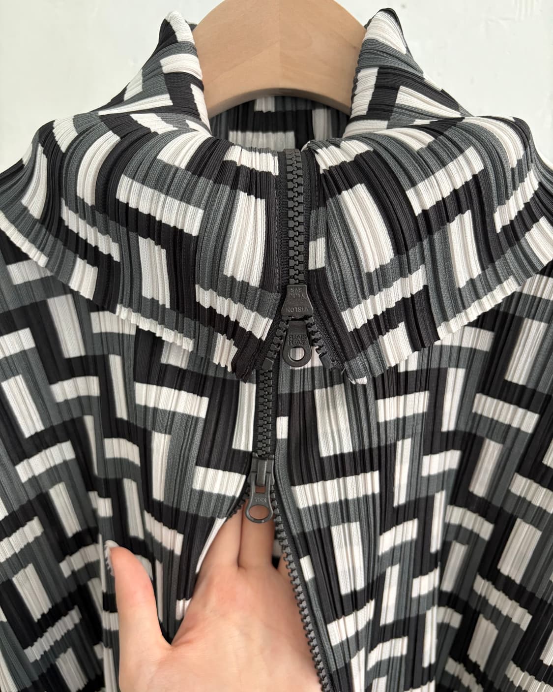 Pleats Please 플리츠플리즈 패턴 롱 투웨이 플리츠 가디건 상품이미지10