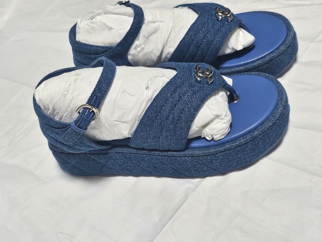 샤넬 S/S 데님 CC 샌들 상품이미지2