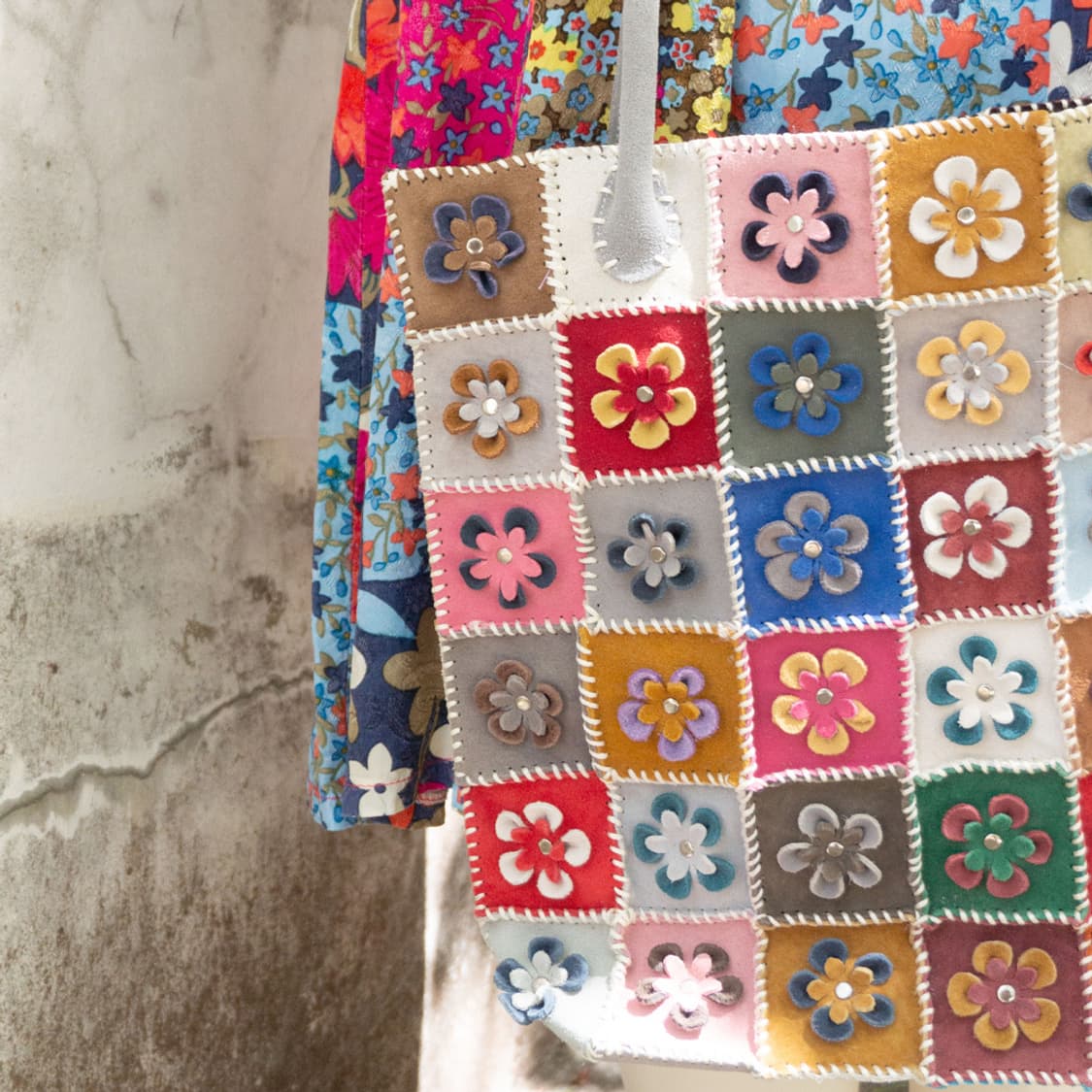 동글꽃 패치워크 스웨이드 가방 상품이미지4