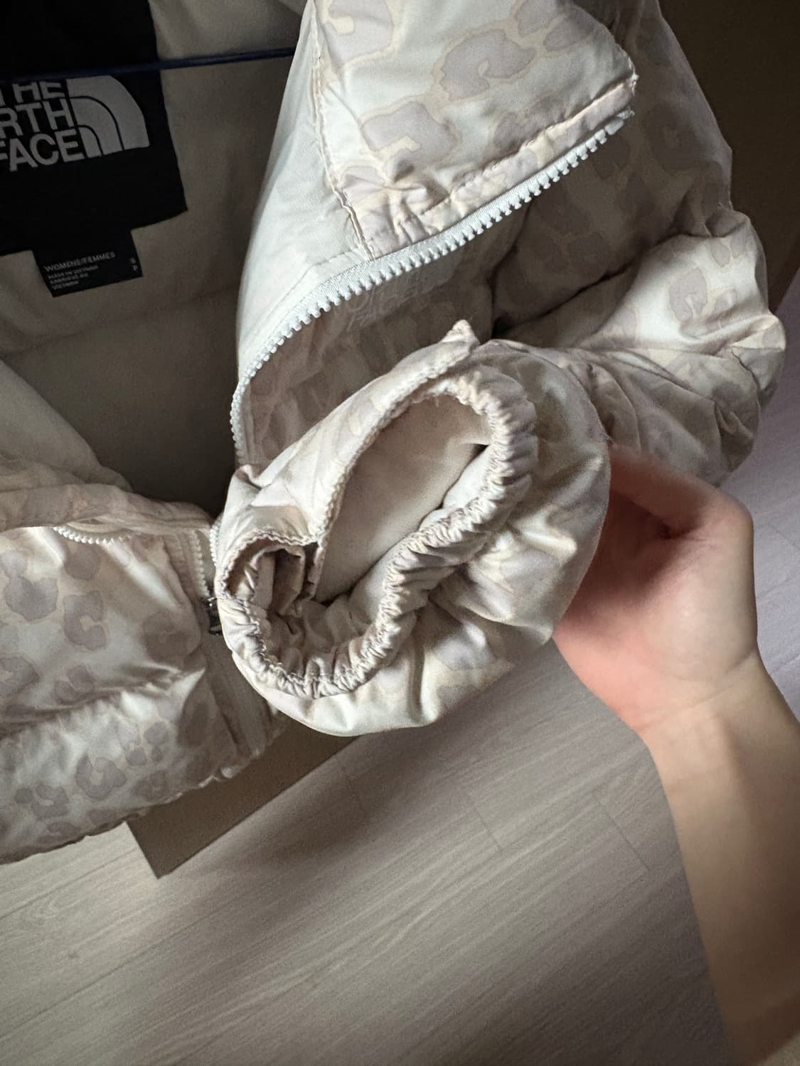 노스페이스 프린트눕시 숏 자켓 실버그레이 레오파드 S 상품이미지7