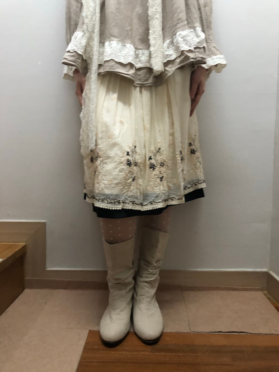 빈티지 화이트 플라워 미디 스커트 상품이미지1