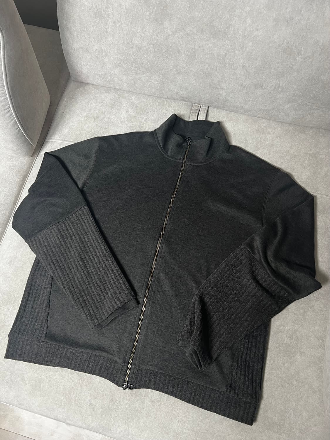 해칭룸 더블 슬리브 트랙 가디건 다크 카키 상품이미지7