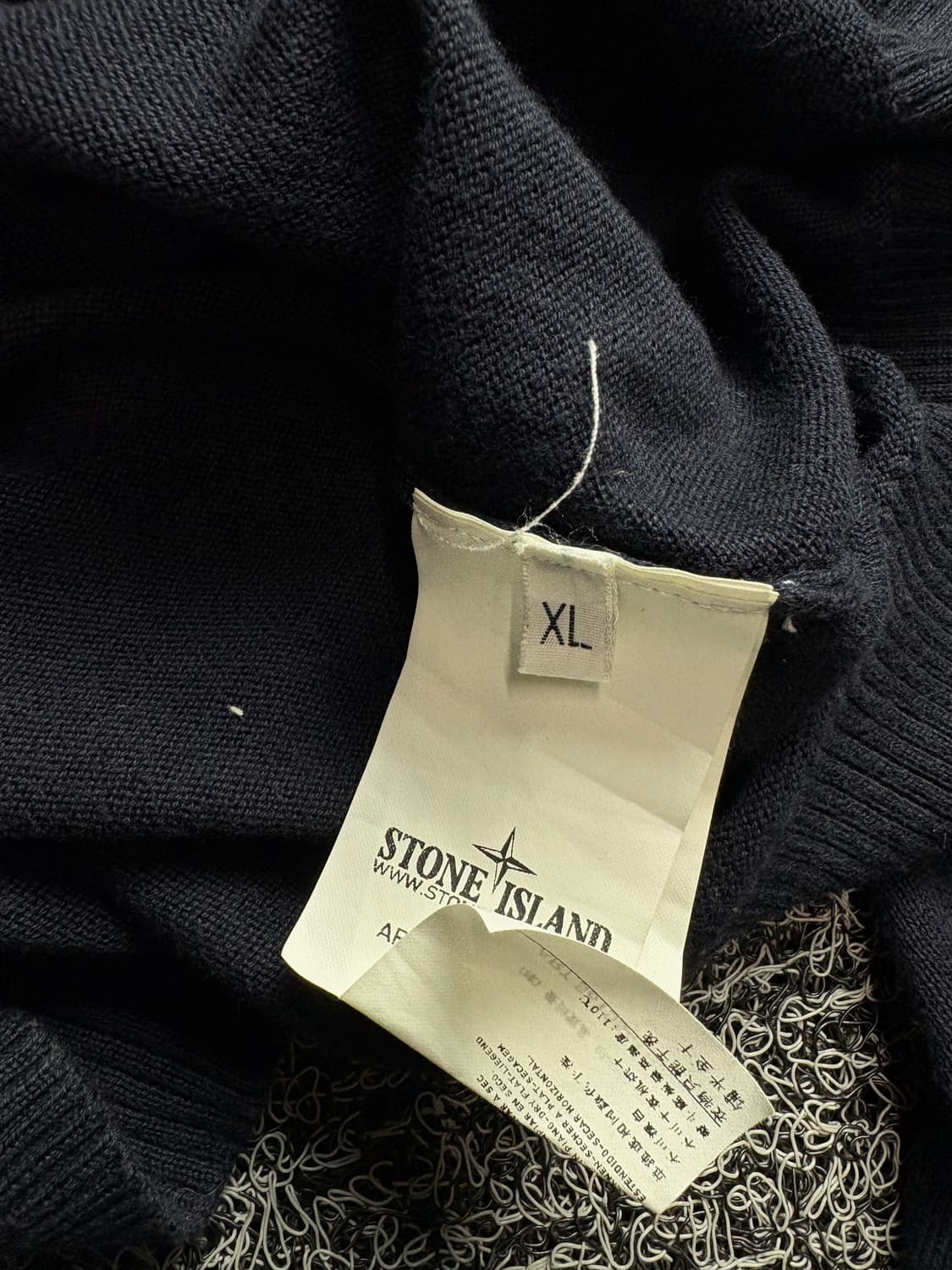 스톤아일랜드 브이넥 블랙 코튼 니트 롱슬리브 3141 상품이미지4