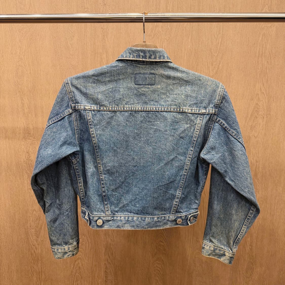 리바이스 코튼 데님 자켓 오렌지 탭 디테일 레귤러핏 미디엄 인디고 상품이미지3