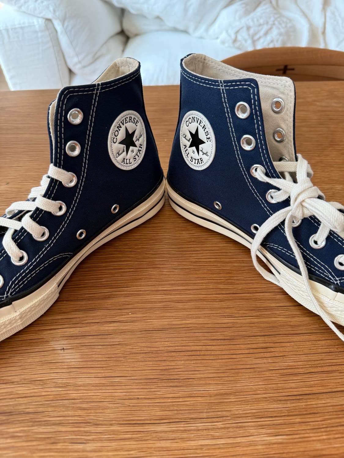 컨버스 척 테일러 새상품 240사이즈입니다. 상품이미지3