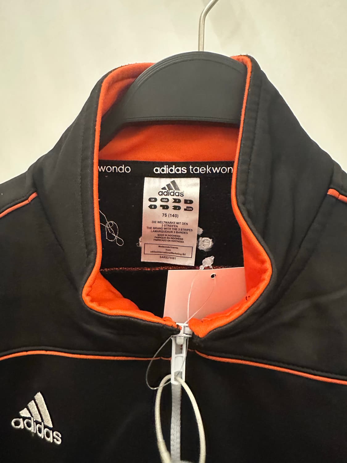 ADIDAS 아디다스 리메이크 2-WAY 크롭져지 상품이미지3