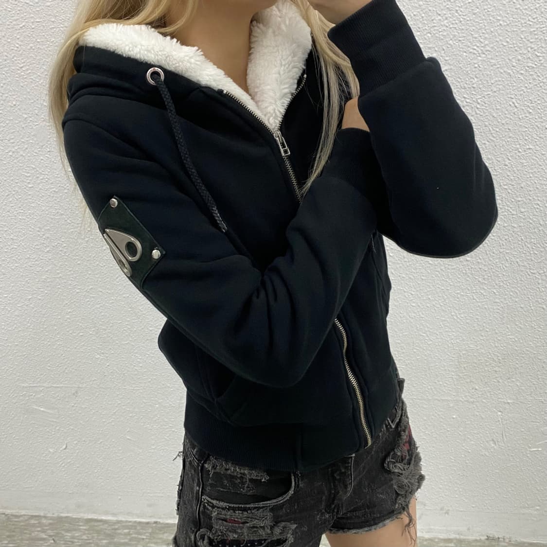 무스너클 버니스웻 블랙 후드집업 상품이미지2