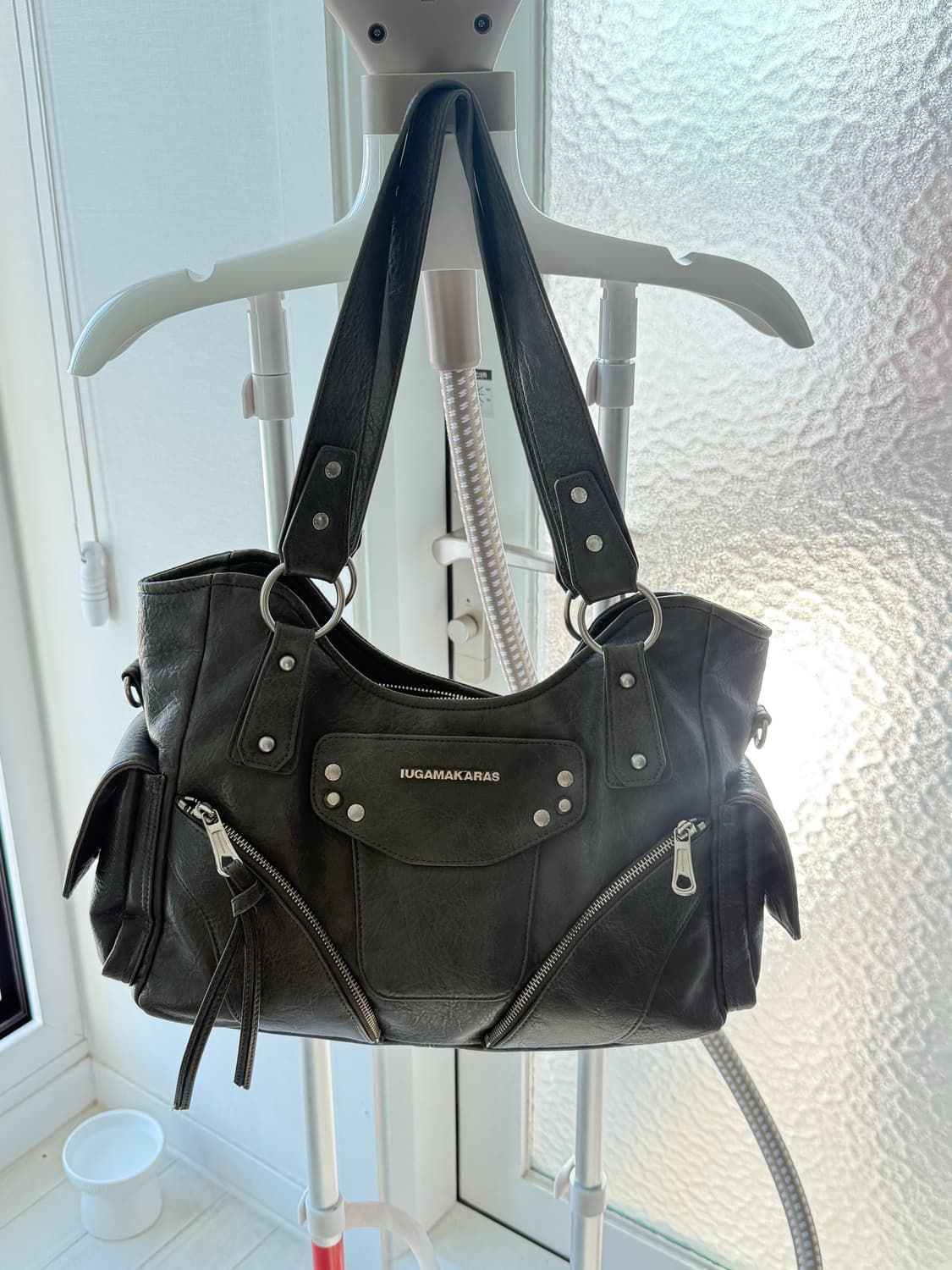 Studded Leather Shoulder Bag (Khaki) 상품이미지9