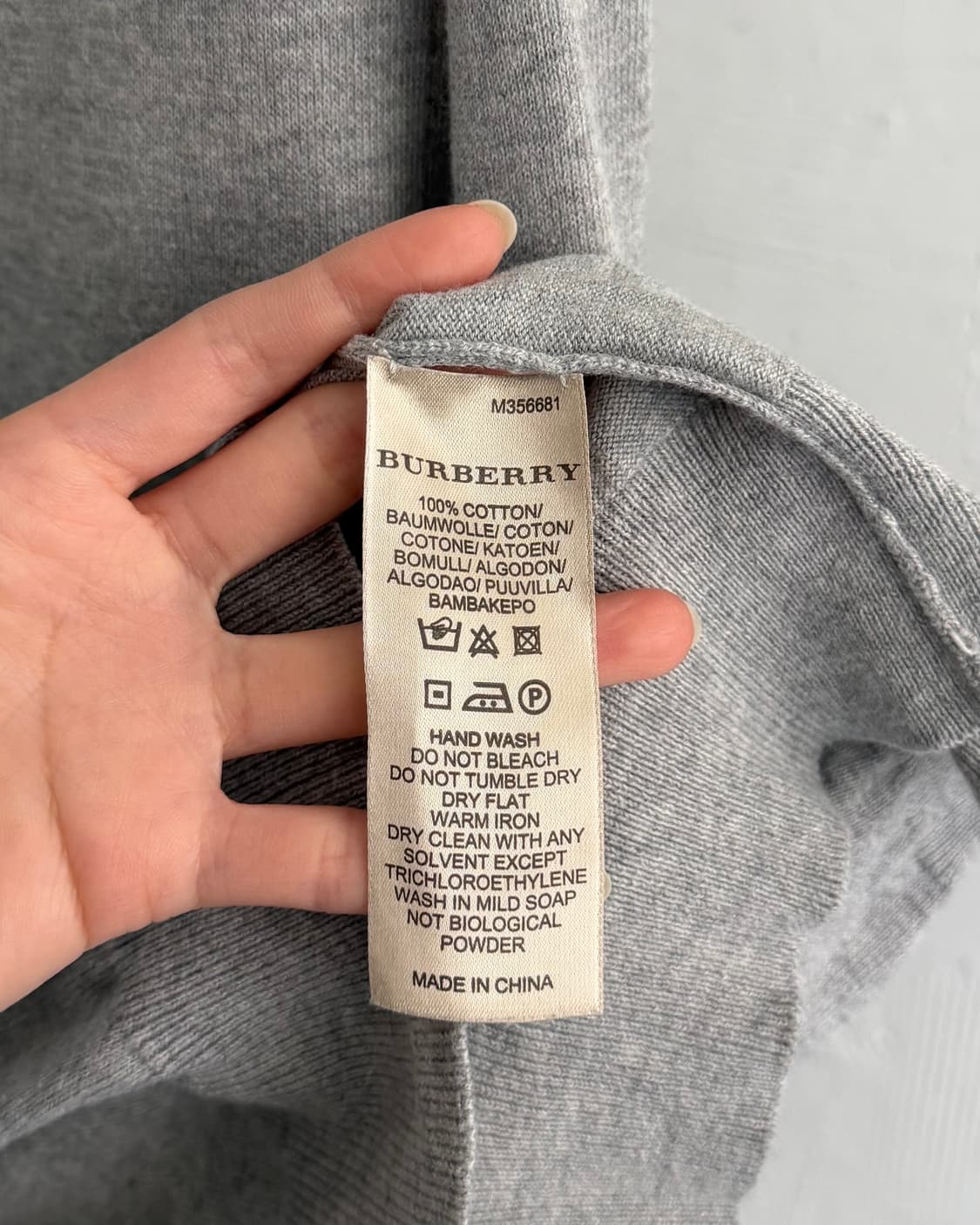 Burberry 버버리 숄더 체크 그레이 니트 반집업 상품이미지5