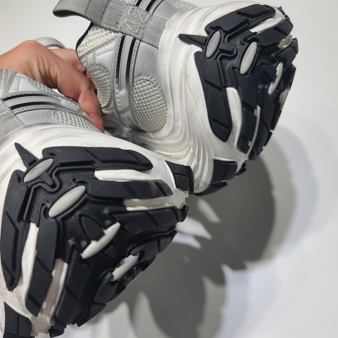 발렌시아가 10XL  화이트 그레이 실버 블랙[42] 상품이미지6