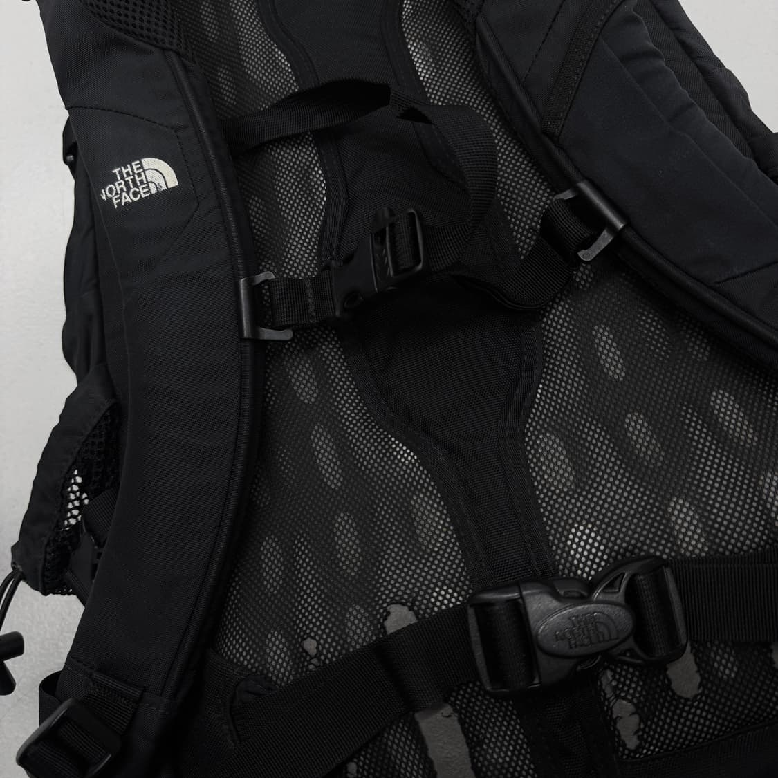 노스페이스 핫샷 고프코어 테크니컬 백팩 블랙 상품이미지6