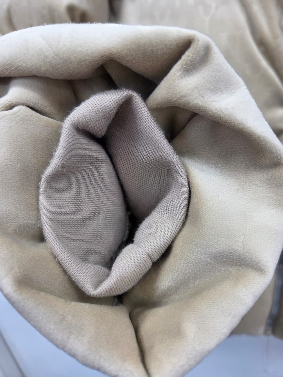 XS MLB 뉴욕 양키스 숏패딩 베이지 벨벳크롭패딩 상품이미지5