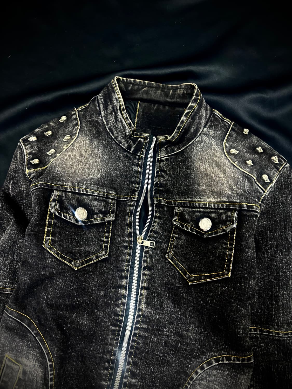 Skull Stud Washed Denim Jacket 상품이미지7