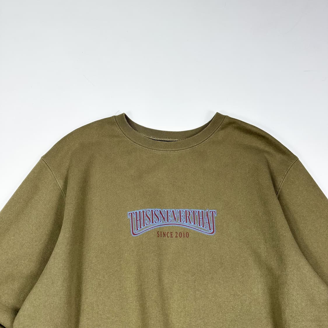 디스이즈네버댓 (디네댓) 레터링 카키 맨투맨 (L) 상품이미지1