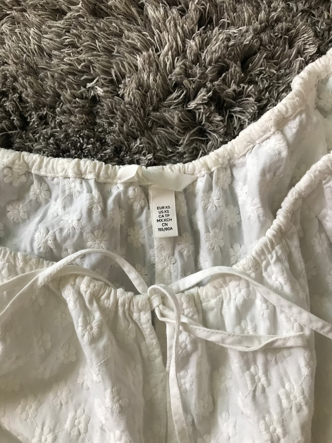 H&M 꽃 자수 화이트 원피스 상품이미지4