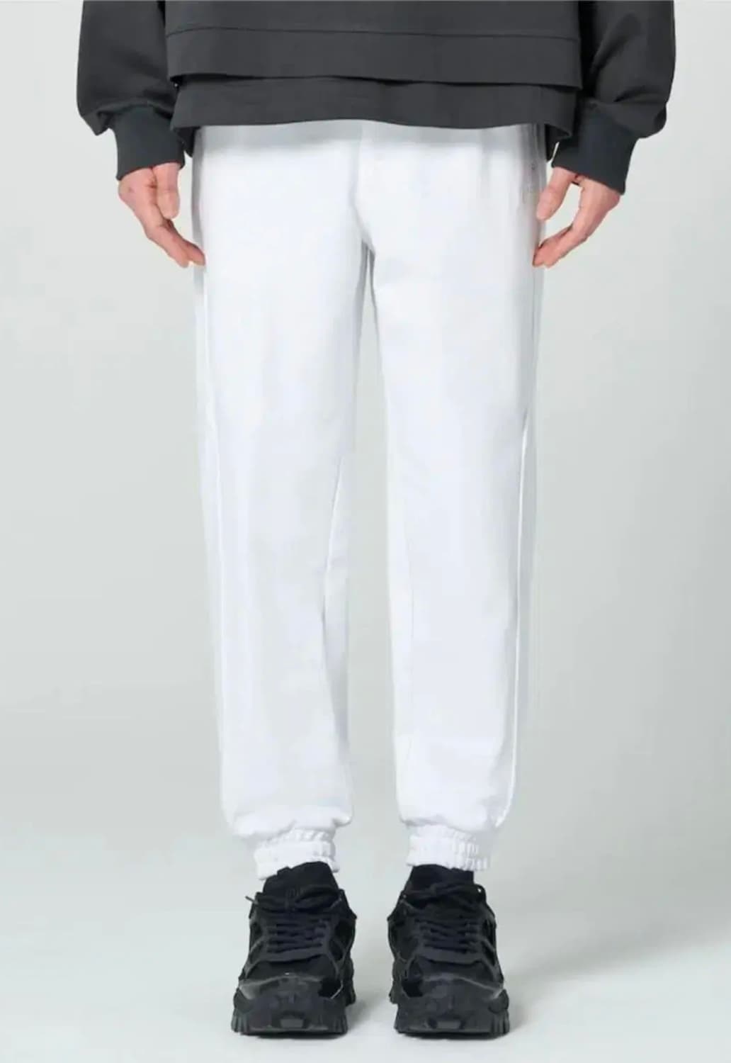 [46] 준지 23ss 유아인 트레이닝 트랙 조거 팬츠 상품이미지1