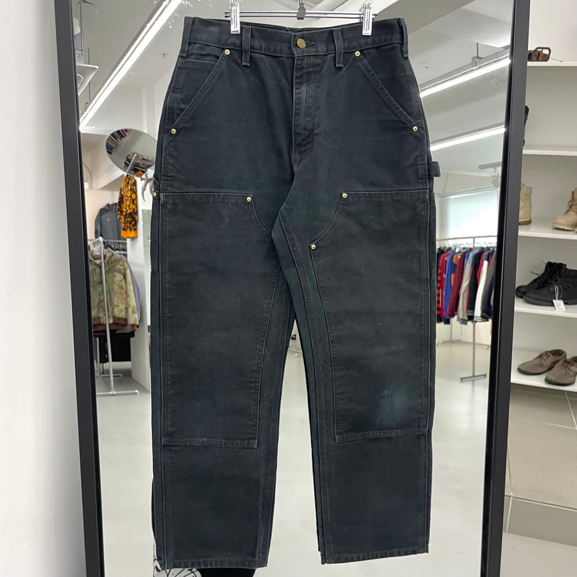 칼하트 OG 더블니 카펜터 덕캔버스 페이딩 워크팬츠 블랙 상품이미지3