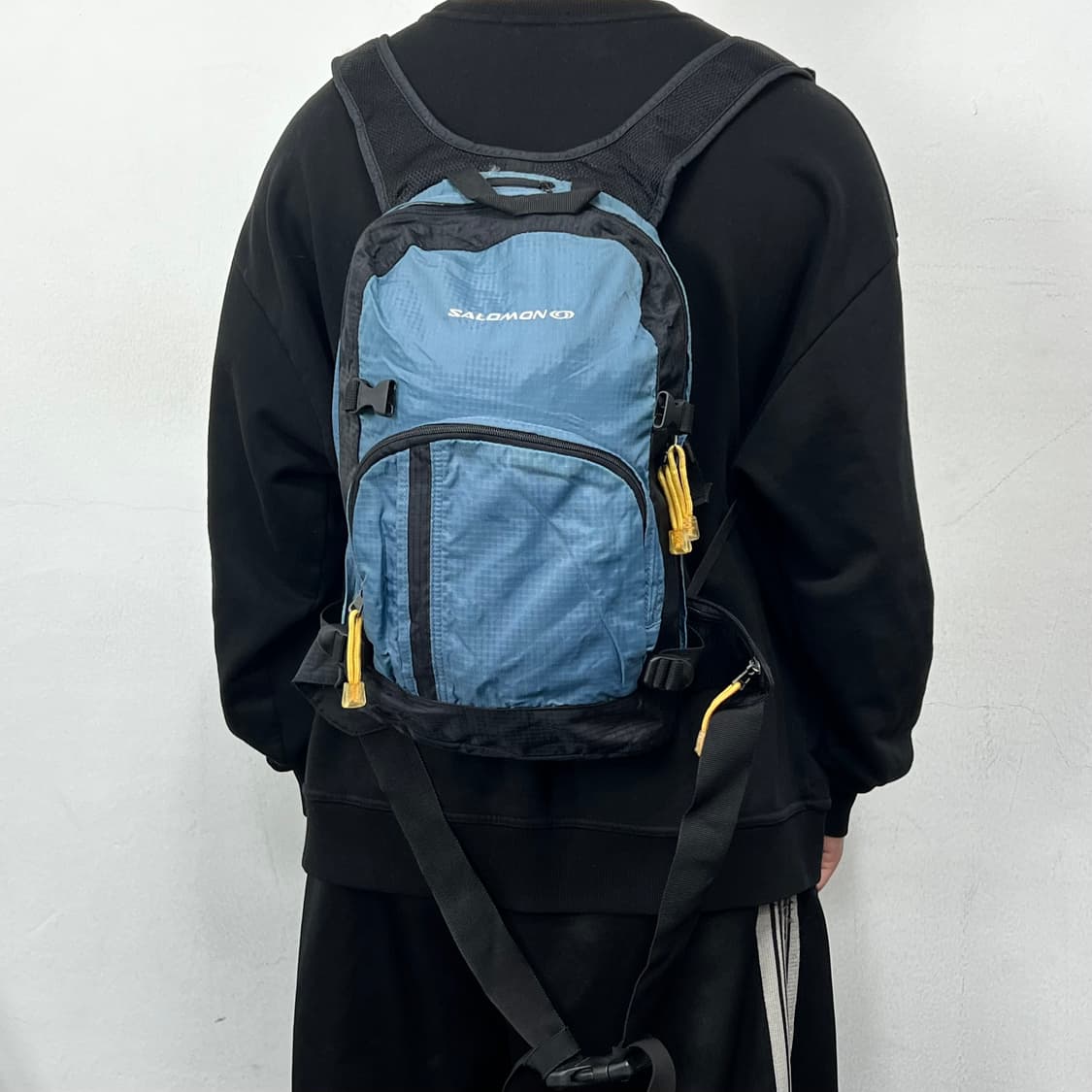 살로몬 로고 백팩 상품이미지2