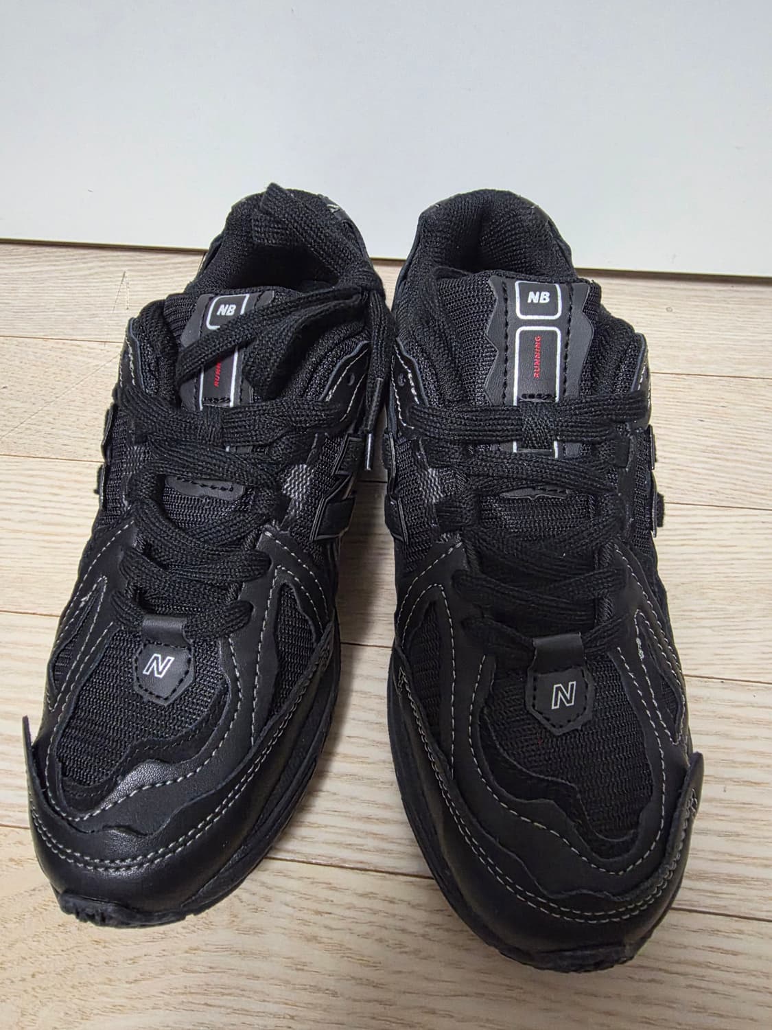 뉴발란스 1906D 올블랙 운동화 상품이미지1