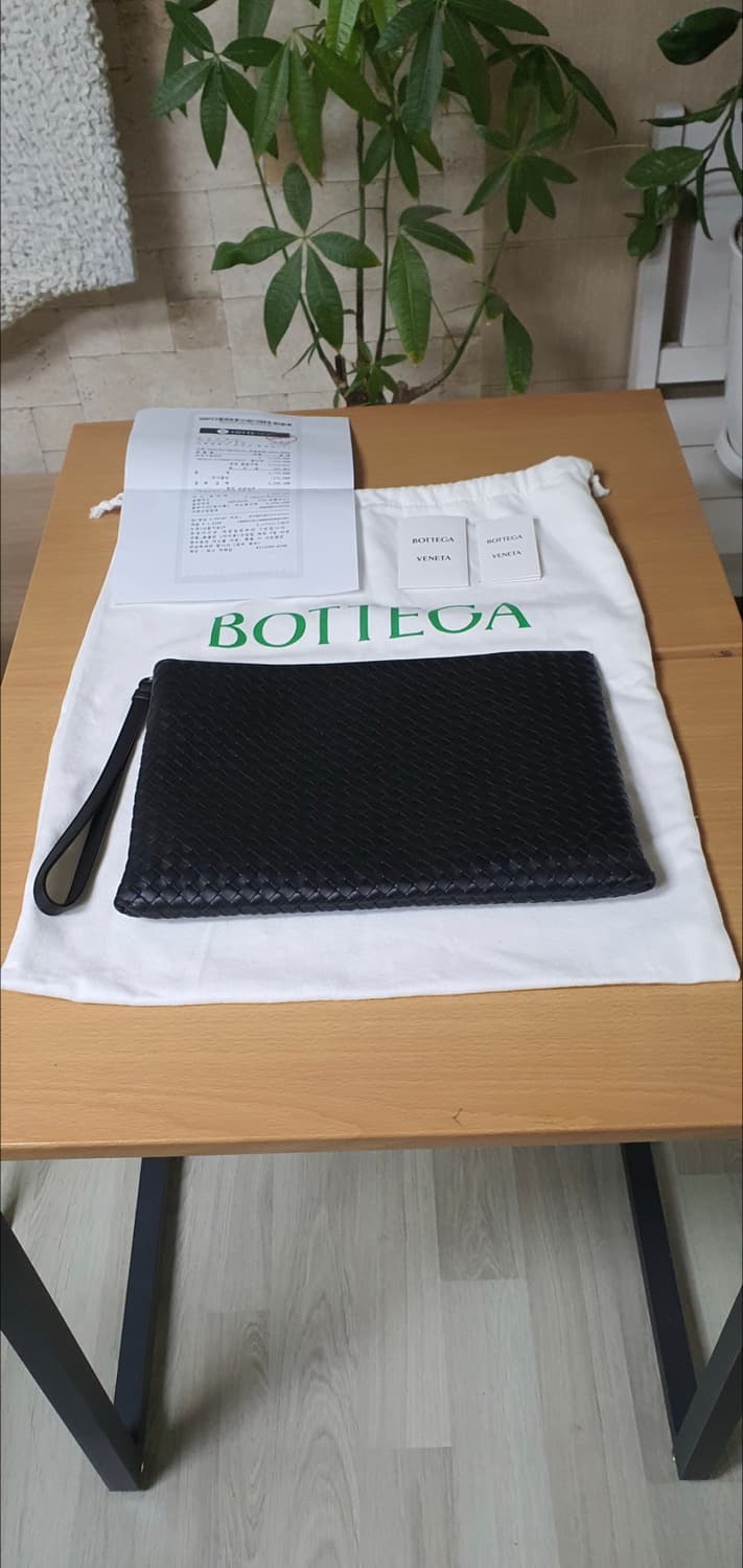 (미사용)보테가베네타 클러치/클러치백 라지 새상품급 정품(영수증O) 상품이미지1