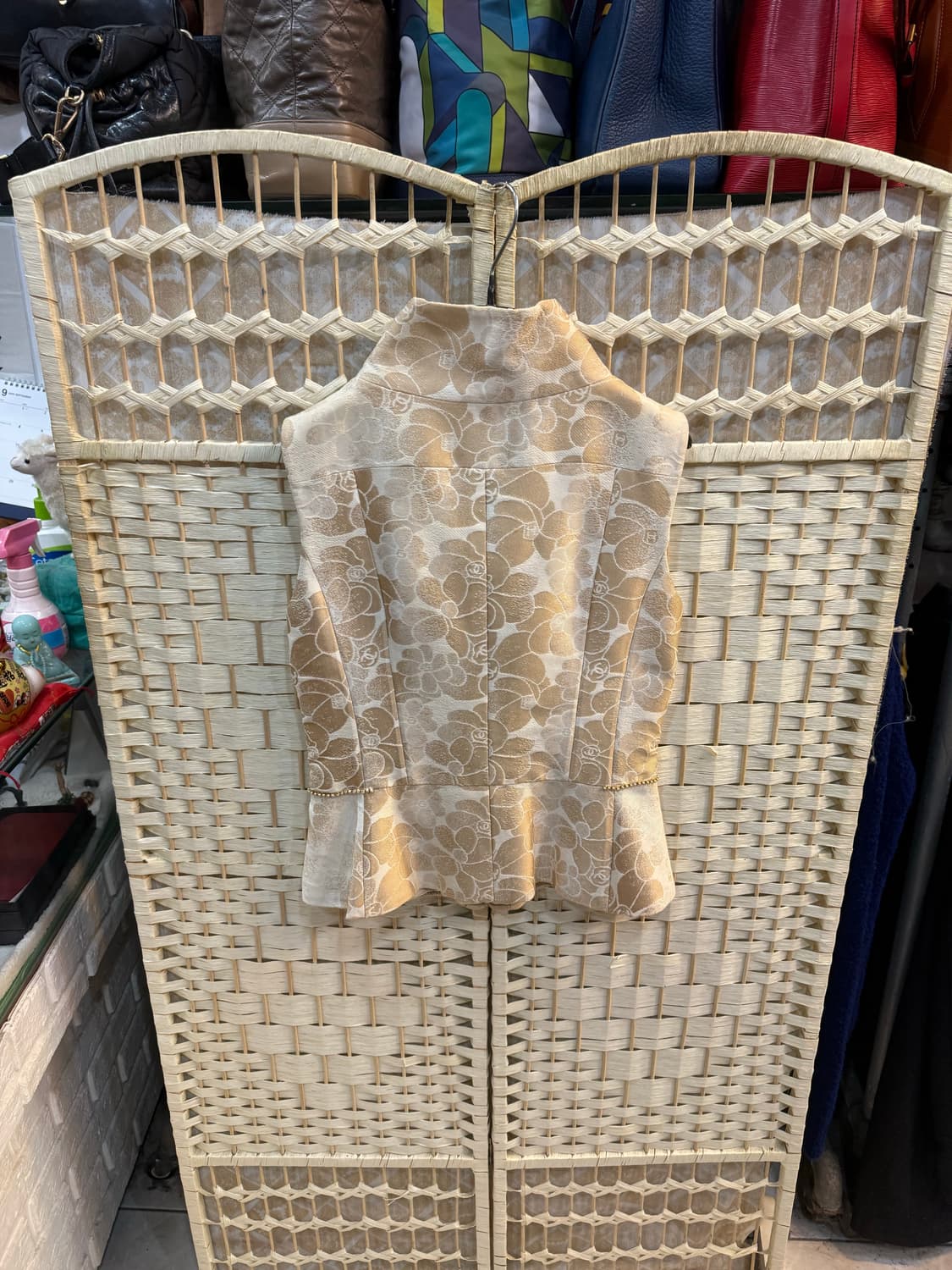 55-66 정품 샤넬 카멜리아 실크 조끼집업 팝니다 상품이미지7