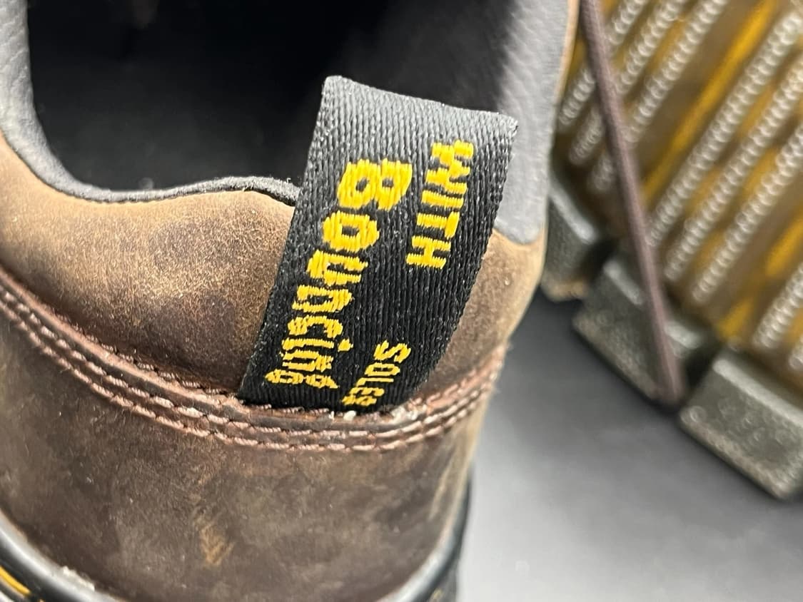 닥터마틴 리더 크레이지 호스 레더 유틸리티 슈즈 다크 브라운 상품이미지9