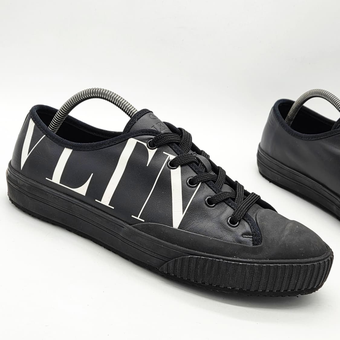  발렌티노 레더 로우탑 스니커즈 블랙 (43)   상품이미지5