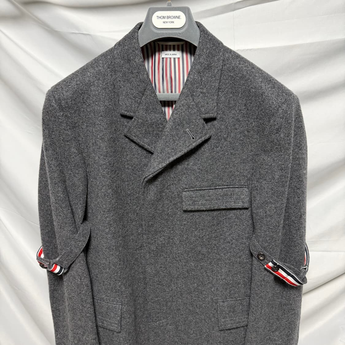 [S+급/2] 톰브라운 울 암밴드 체스터필드 오버 코트 그레이 상품이미지2