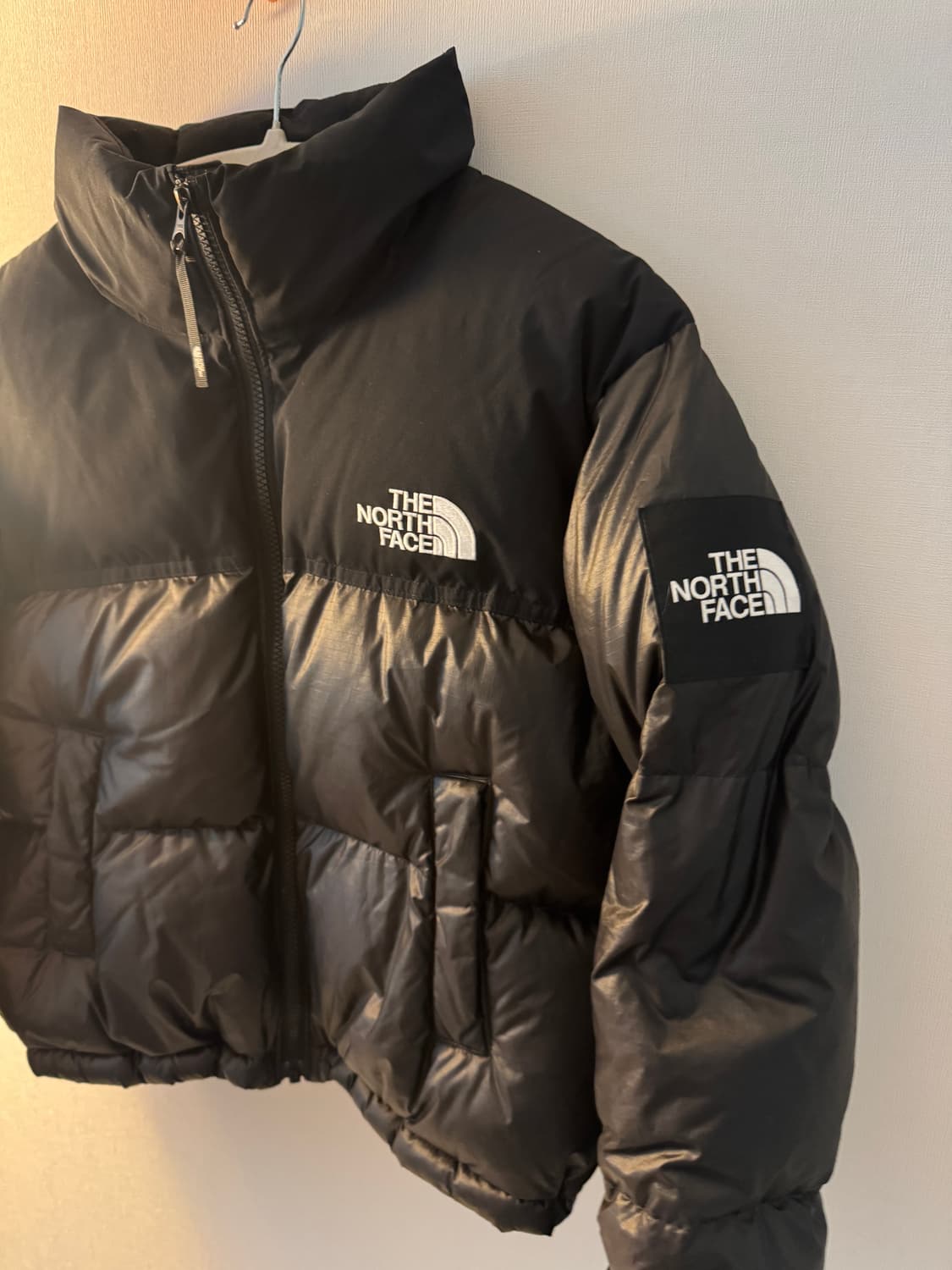 노스페이스 패딩 유광 크롭 눕시 상품이미지1