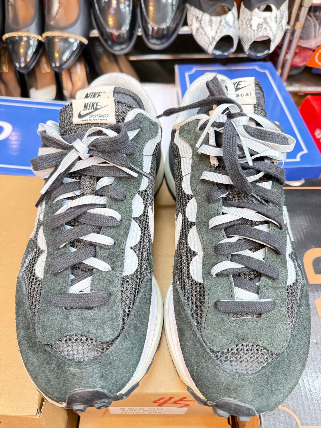 (285) 나이키 X 사카이 베이퍼와플 블랙 화이트 상품이미지1