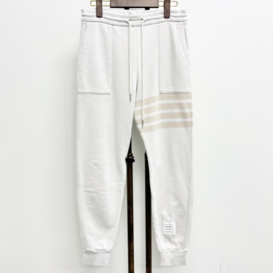 [1]톰브라운 사선완장 트레이닝 팬츠 상품이미지1