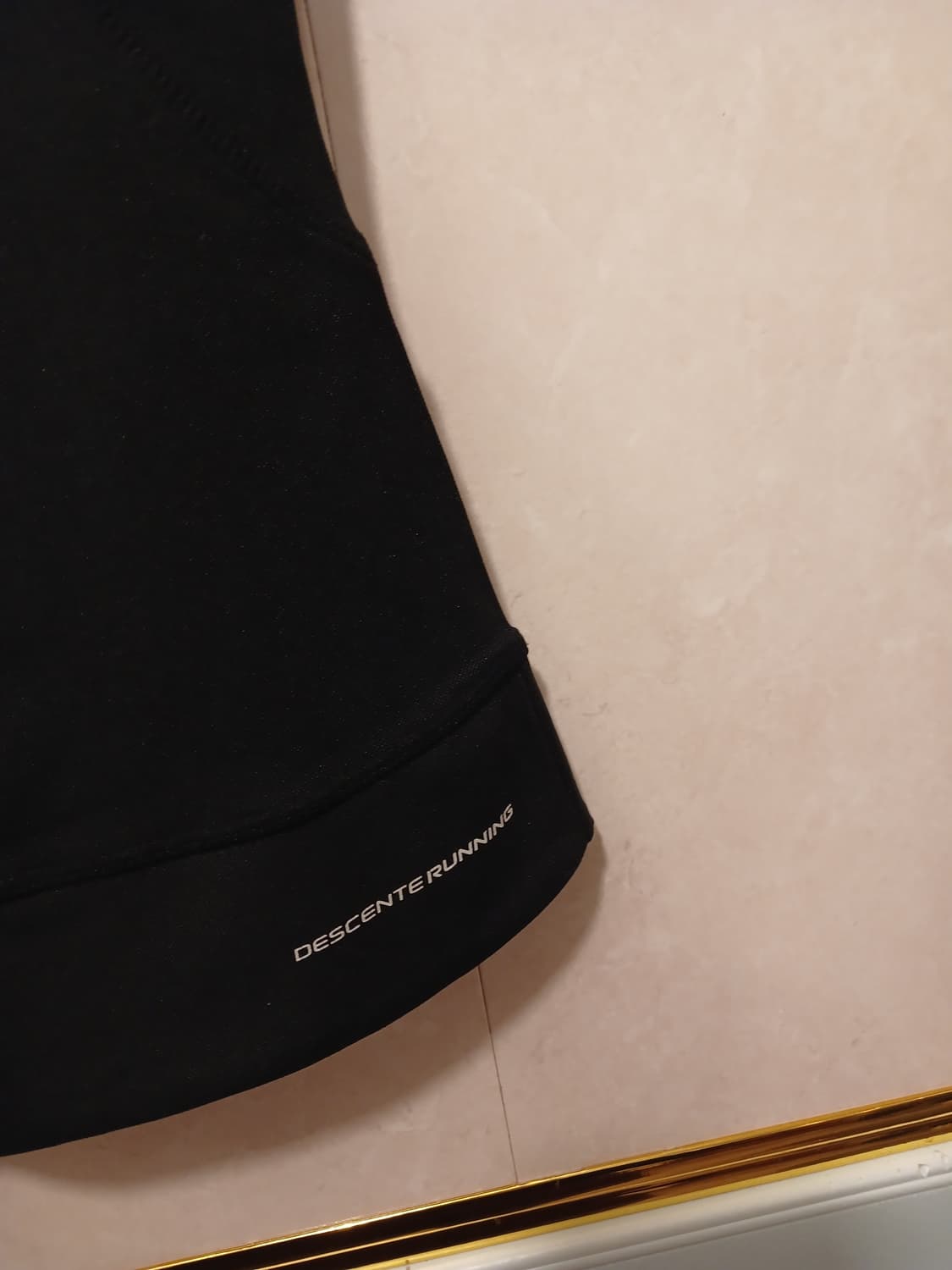 데상트 정품 여성 러닝 민소매 집업 85 사이즈 상품이미지4