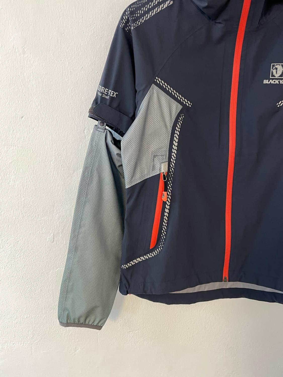 블랙야크 우먼 고어텍스 자켓  상품이미지3