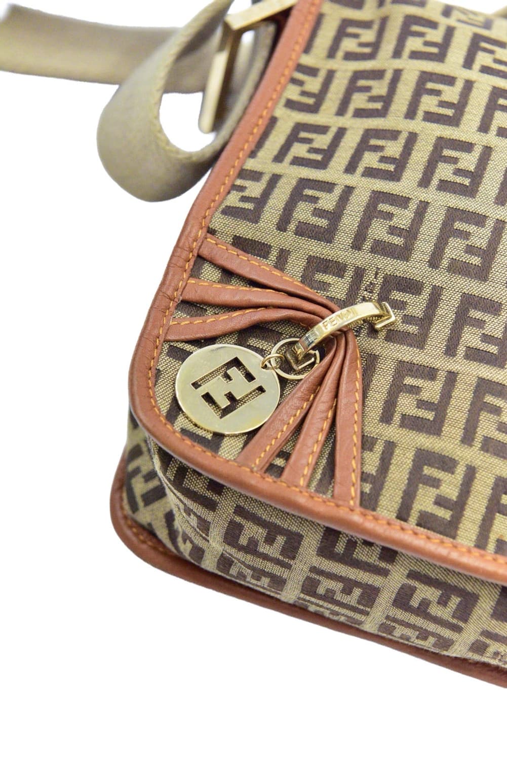 펜디 주키노 캔버스 F 참 크로스백 (정품) 상품이미지7