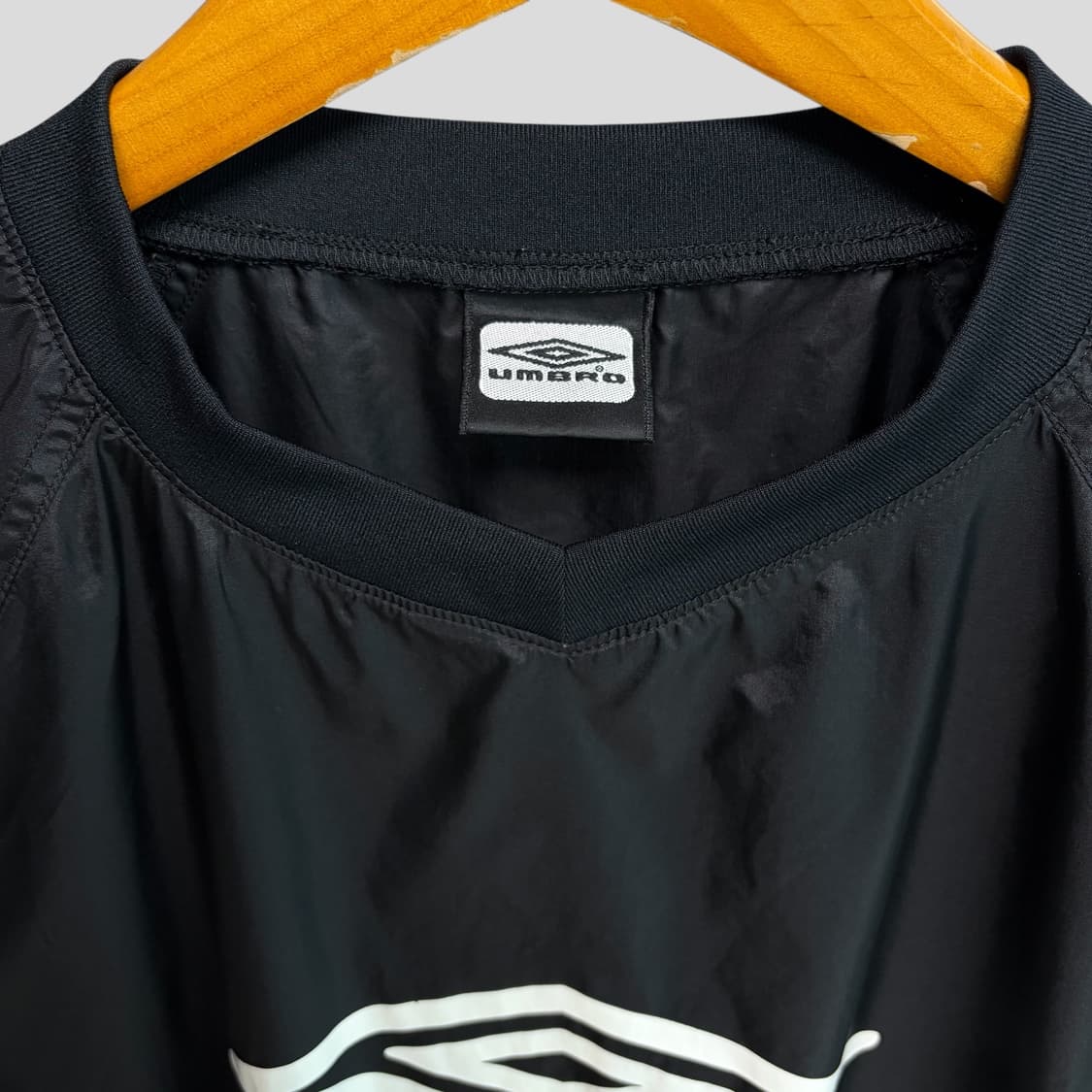 (XO)엄브로 웜업 트레이닝 상의 상품이미지3