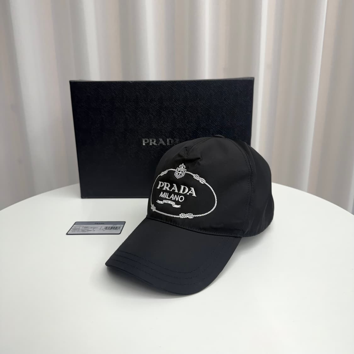 [L] 프라다 자수로고 나일론 볼캡 블랙 상품이미지1