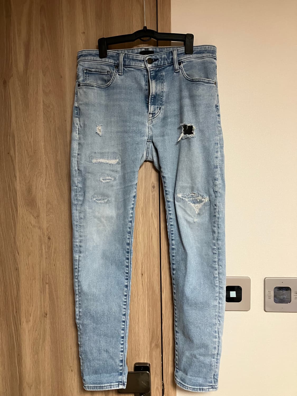 유니클로 연청 데미지 스키니진 슬림핏 청바지 데님 상품이미지1