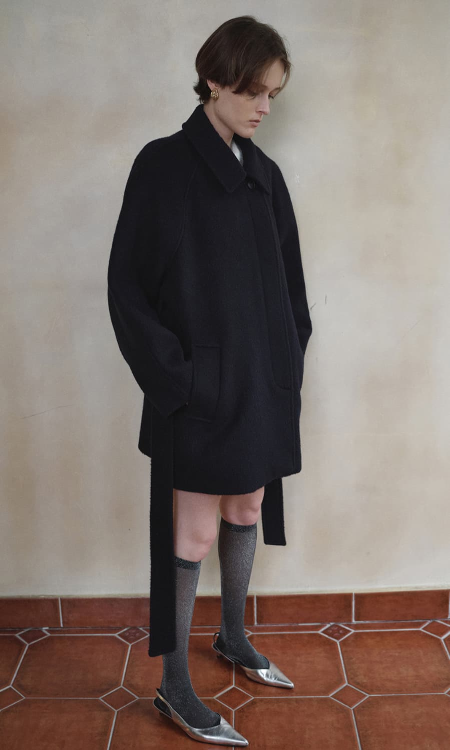 오버듀플레어 VOLUME SLEEVE WOOL HALF COAT_NAVY 상품이미지2