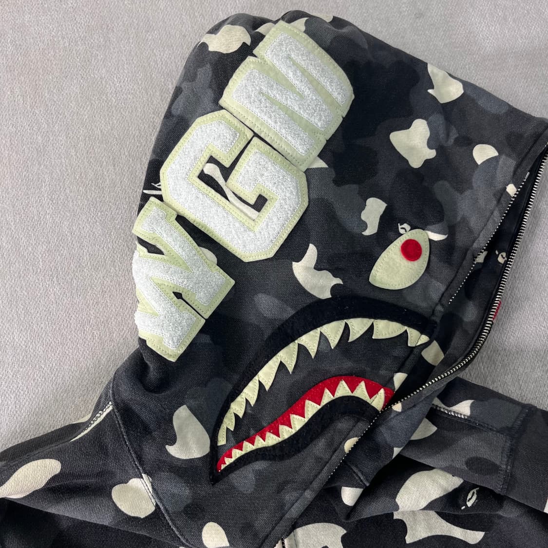100 베이프 시티 카모 샤크 야광 후드집업  상품이미지3