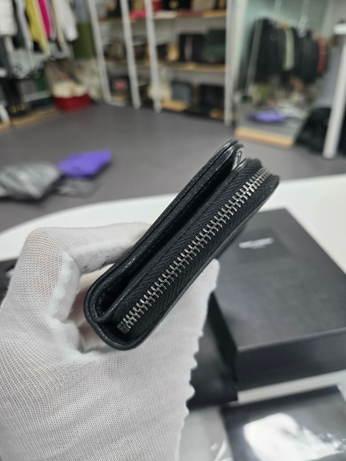 [50%세일] 입생로랑 지퍼 반지갑 상품이미지4