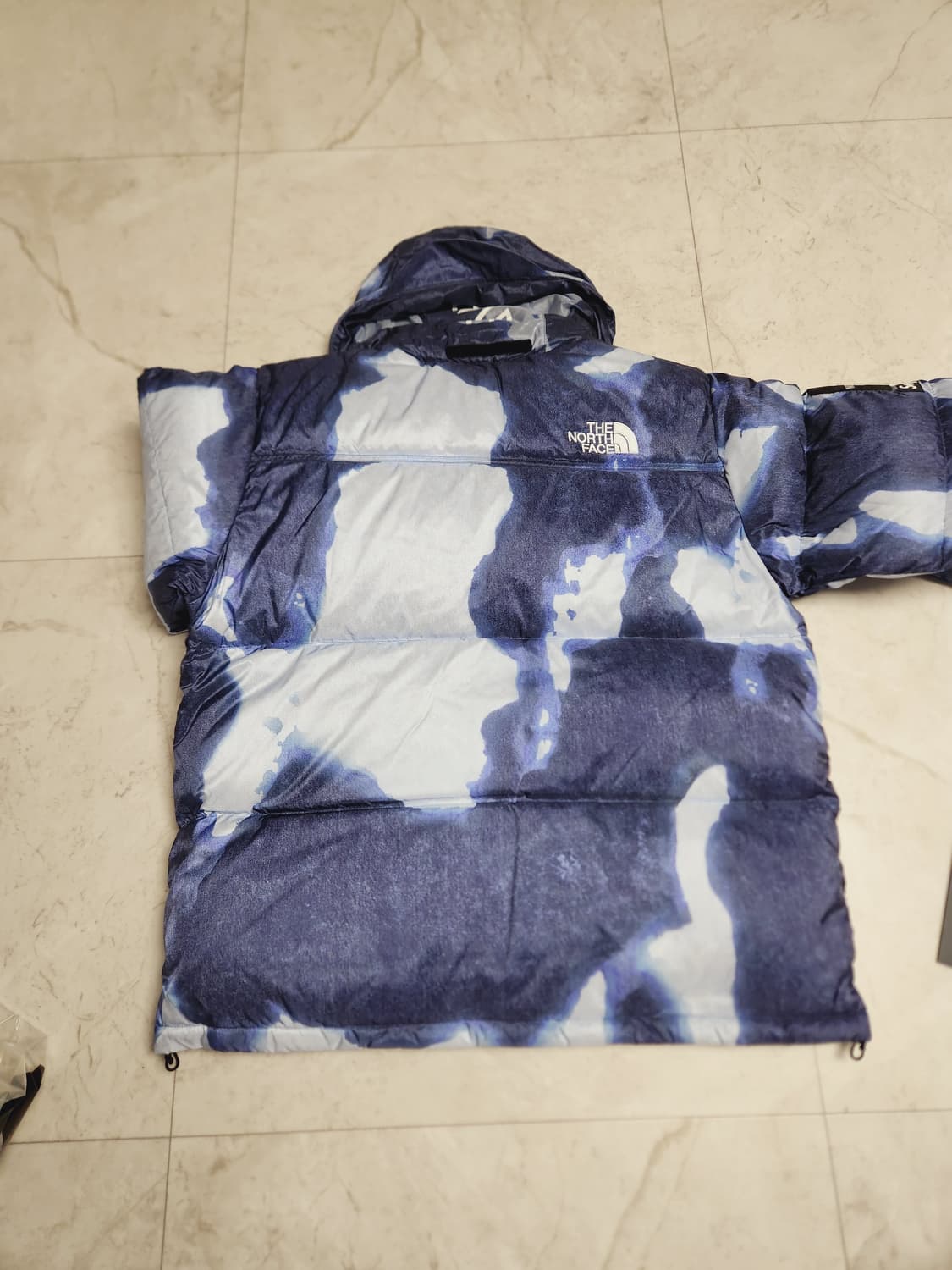 XL 슈프림 x 노스페이스 블리치드 눕시 상품이미지2