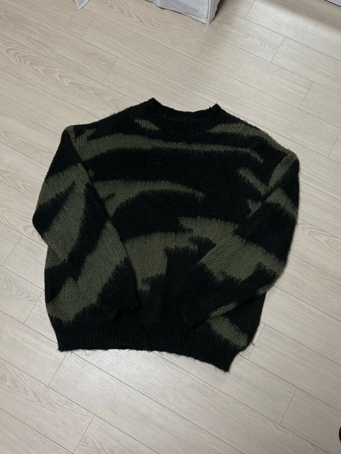 Loop Factory 모헤어 지브라 라운드니트 (XL-XXL) 상품이미지1