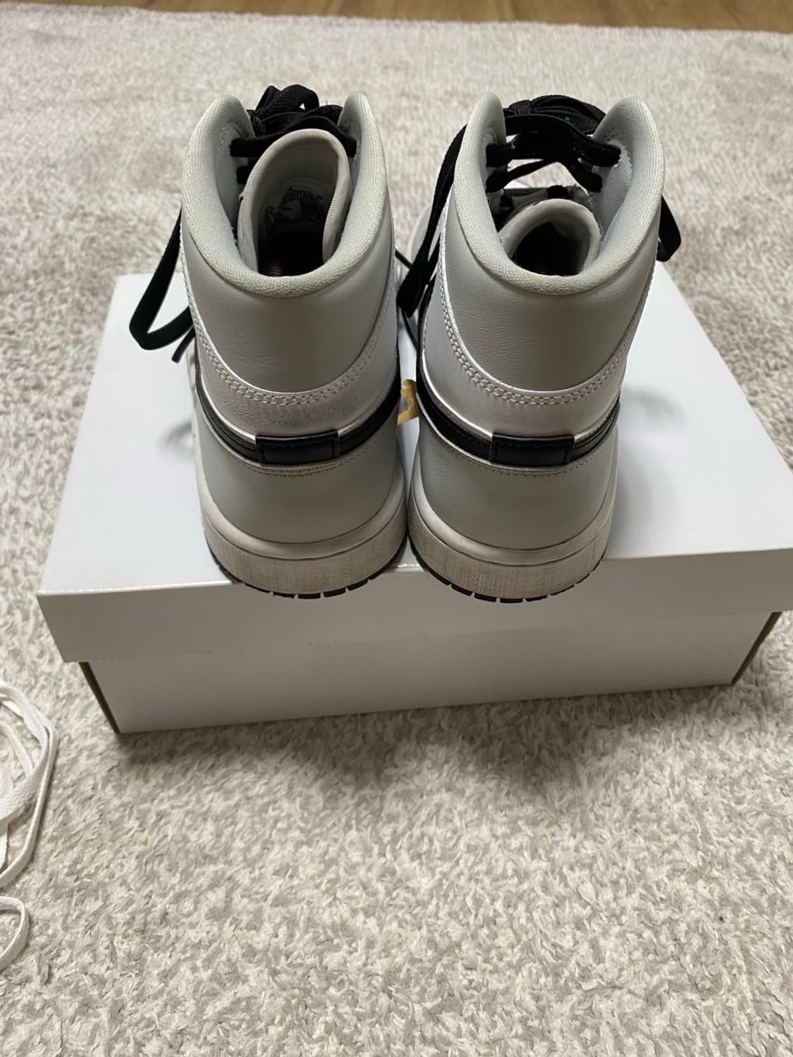 [W275] 나이키 에어조던1 미드 그레이포그 상품이미지3