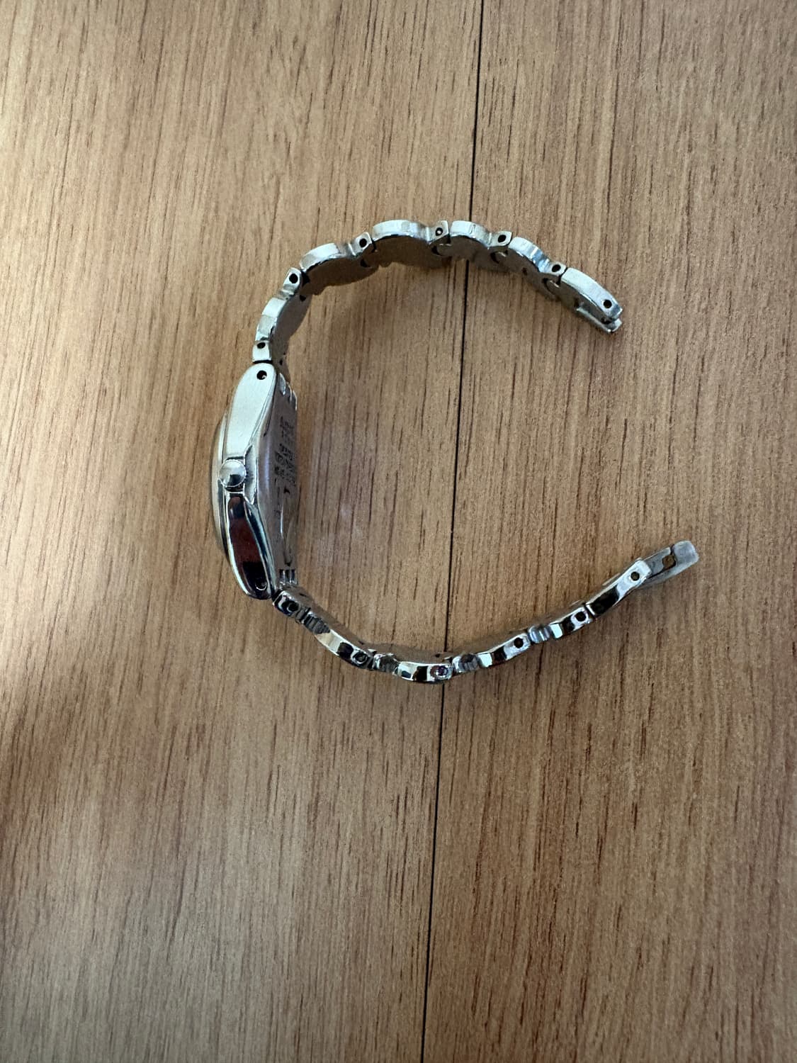 스와치 아이러니(Irony) 라인 여성용 메탈 시계 상품이미지5