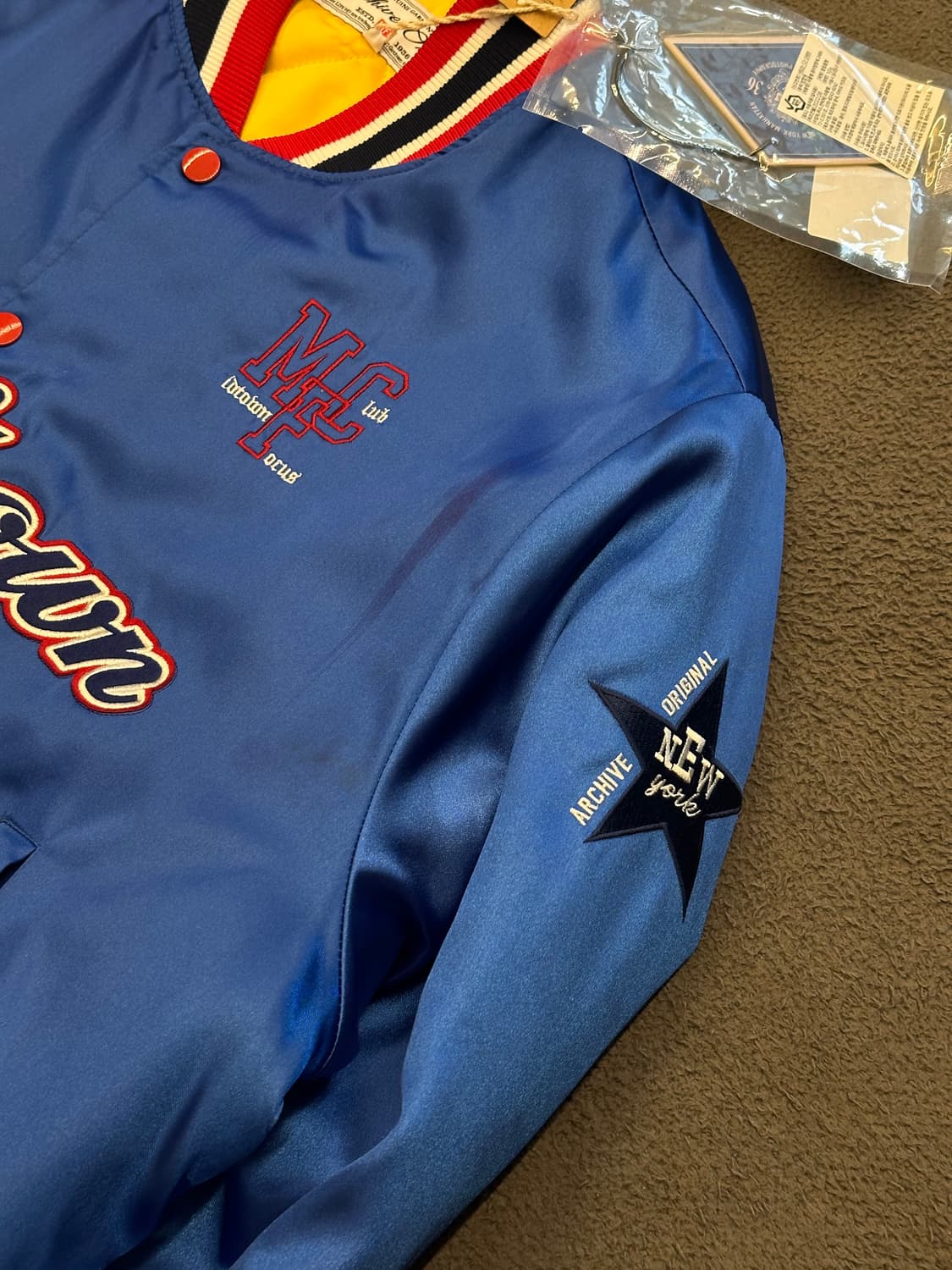 라이프 아카이브 사틴 바시티 자켓 새상품 처분  상품이미지3