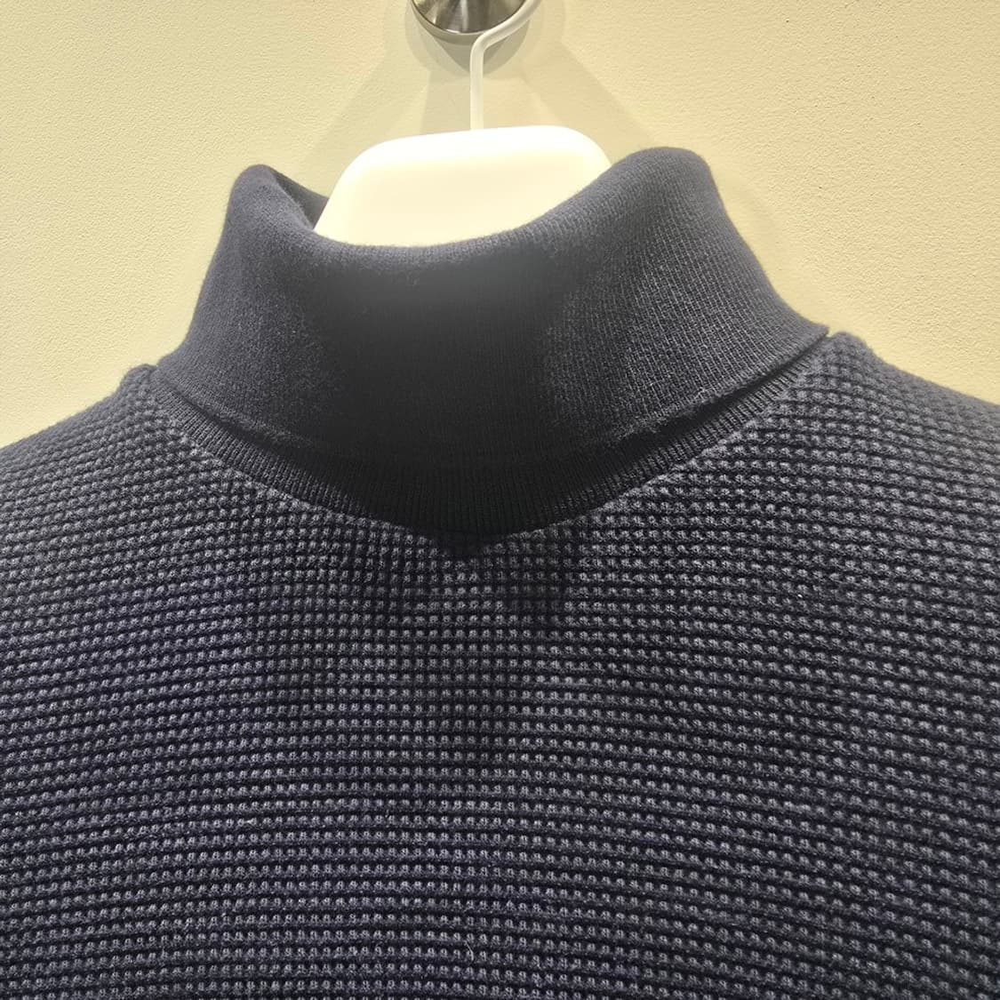 [중고/정품] 톰브라운 터틀넥 와플 니트 네이비 36 상품이미지3