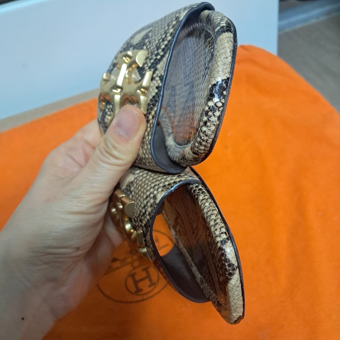 토리버치 뱀피 패턴 플랫 샌들 슬리퍼 5.5 약225 상품이미지3